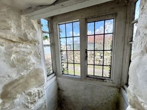 Photo 16- click for photo gallery